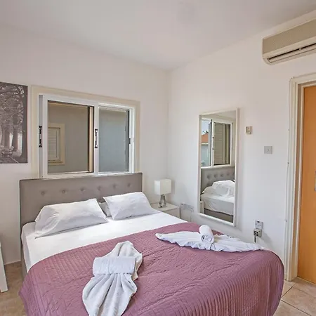 Four Bedrooms 1267 Protarász
