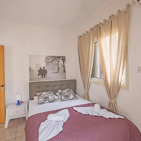 Four Bedrooms 1267