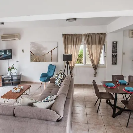 Villa Four Bedrooms 1267 Protaras