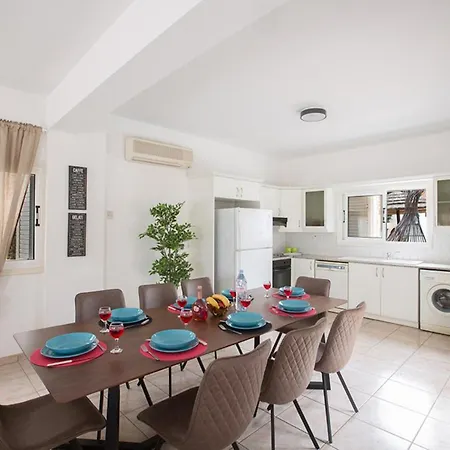 Four Bedrooms 1267 Βίλα *