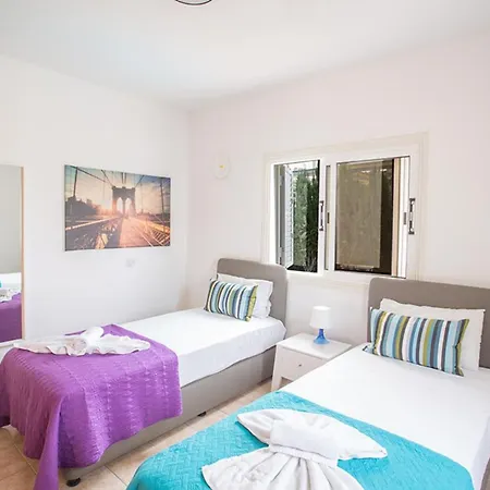 Four Bedrooms 1267 * Πρωταράς